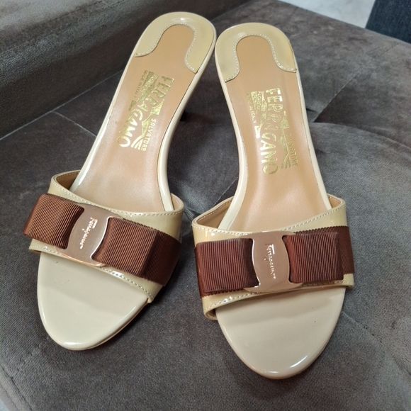 Salvatore Ferragamo Shoes - Salvatore Ferragamo bow kitten heel slide ons size 5
